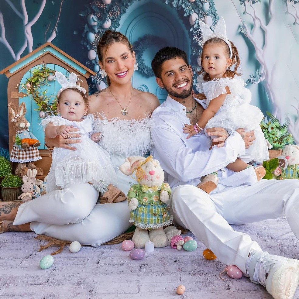 Virginia Fonseca e Z&eacute; Felipe fazem ensaio de P&aacute;sco com as filhas, Maria Alice e Maria Flor &mdash; Foto: Reprodu&ccedil;&atilde;o Instagram