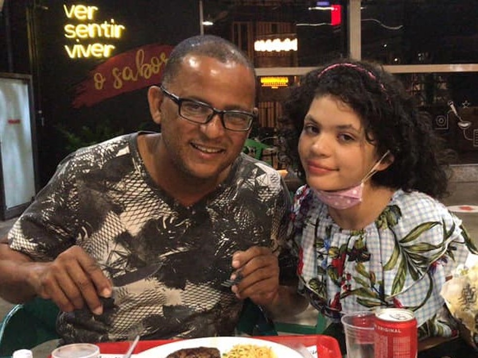 Claudiney Neves ao lado da filha, Camila Soraya — Foto: Arquivo pessoal