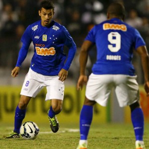 Após três derrotas seguidas, Henrique prega atenção total contra o Vitória