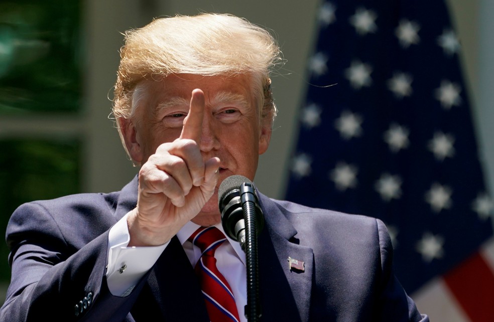 Donald Trump discursa em Washington, em foto de 12 de junho â€” Foto: Kevin Lamarque/Reuters