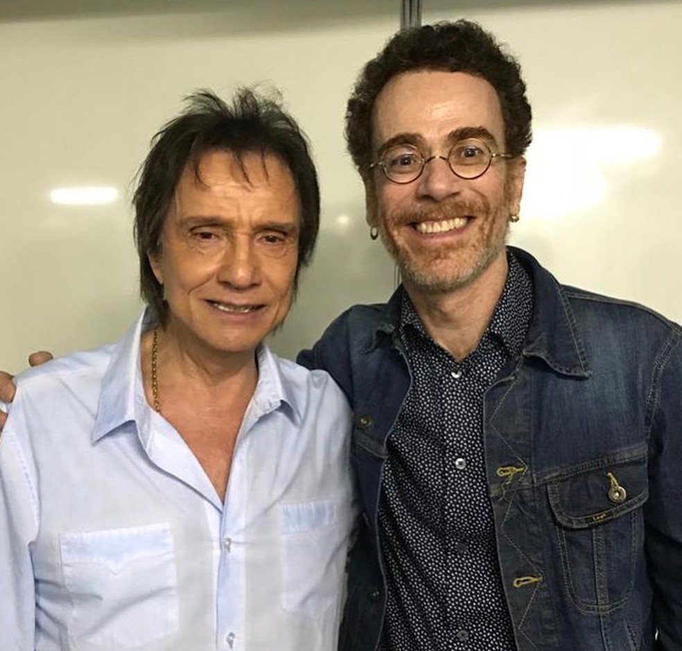Roberto Carlos e Nando Reis no camarim de recente show 'Rei' em São Paulo — Foto: Reprodução / Instagram Nando Reis