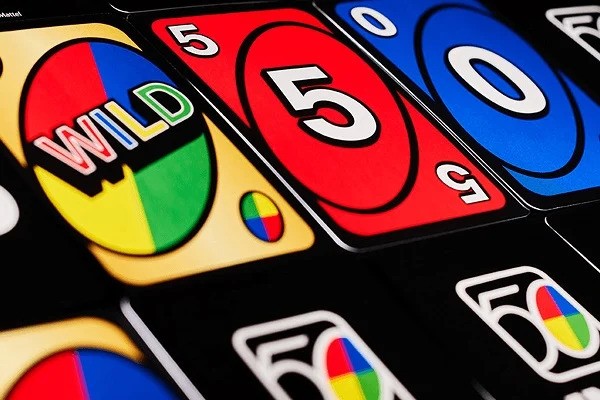 Jogo de Cartas UNO, Edição Aniversário de 50 Anos, Mattel