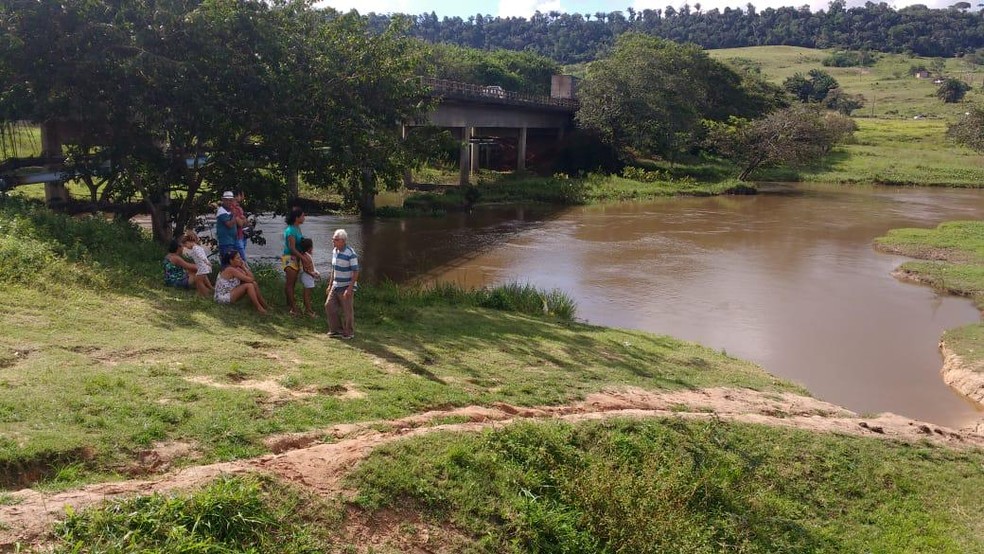Caminhoneiro desapareceu apÃ³s entrar em rio em SÃ£o Miguel dos Campos, Alagoas â Foto: Leonardo Santana/Arquivo pessoal