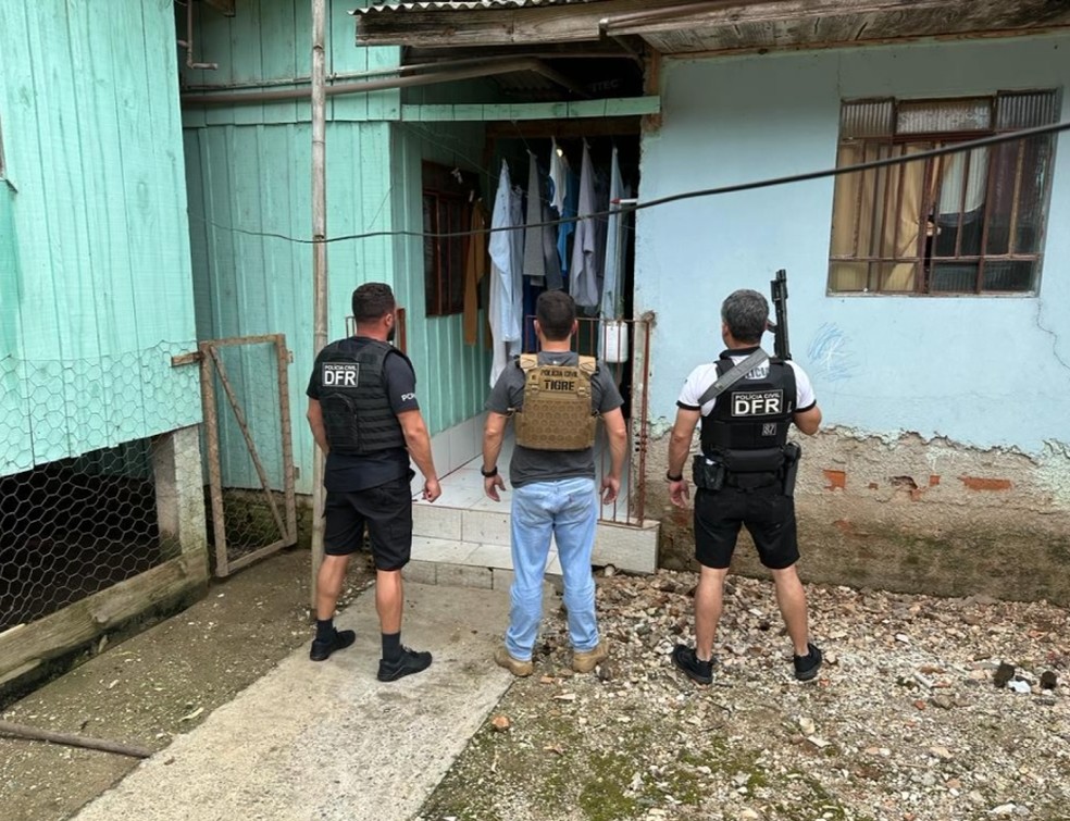 Homem foi preso suspeito de sequestrar ex e enteada no Paraná — Foto: Divulgação/PCPR