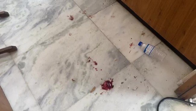 Manchas de sangue, vidro quebrado e devastação: veja como ficou o térreo do Planalto