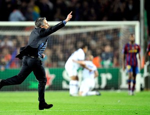 José Mourinho comemora título da Liga dos Campeões com o Inter de Milão (Foto: Getty Images)