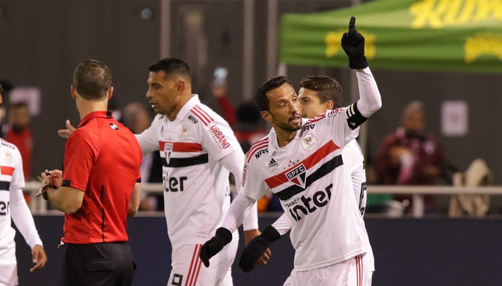 Nenê, do São Paulo, é alvo do Fluminense — Foto: Rubens Chiri / saopaulofc.net