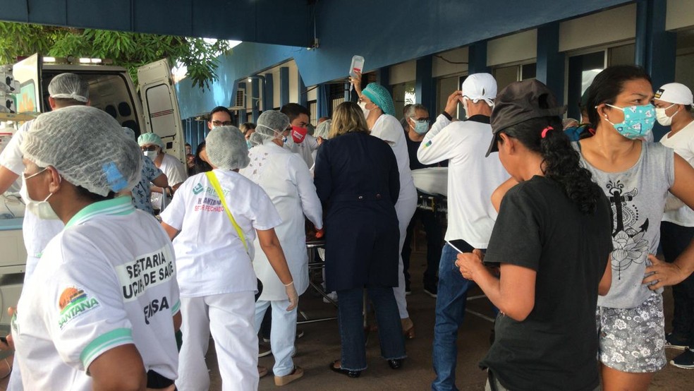 Chamas e fumaça desesperaram funcionários e pacientes — Foto: Redes sociais/reprodução