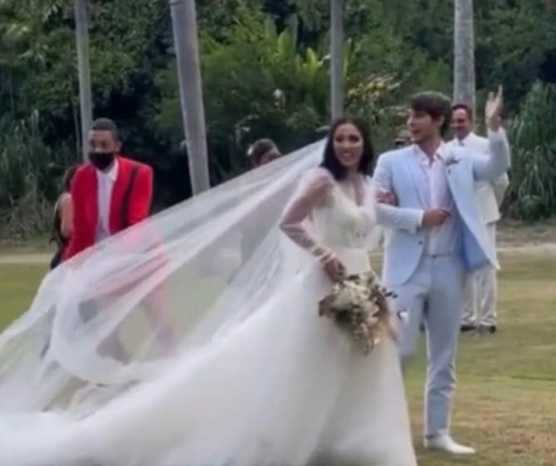 Jade Seba e Bruno Guedes se casam em cerimônia ao ar livre (Foto: Reprodução/Instagram)