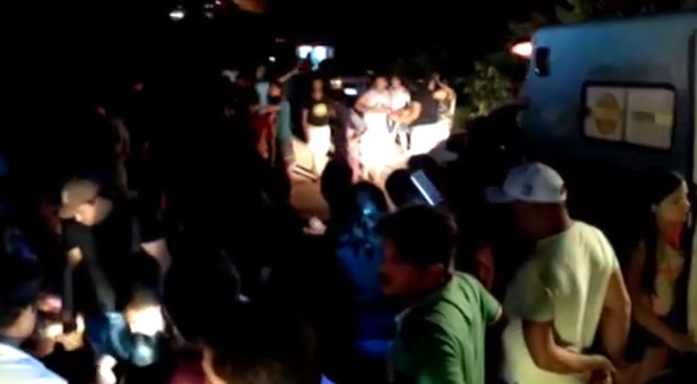 Acidente com ônibus deixou mais de 20 feridos em Cocal.  — Foto: Reprodução/TV Clube