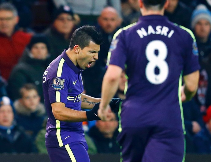 Aguero comemora gol do Manchester City contra o Stoke City (Foto: Agência Reutes)