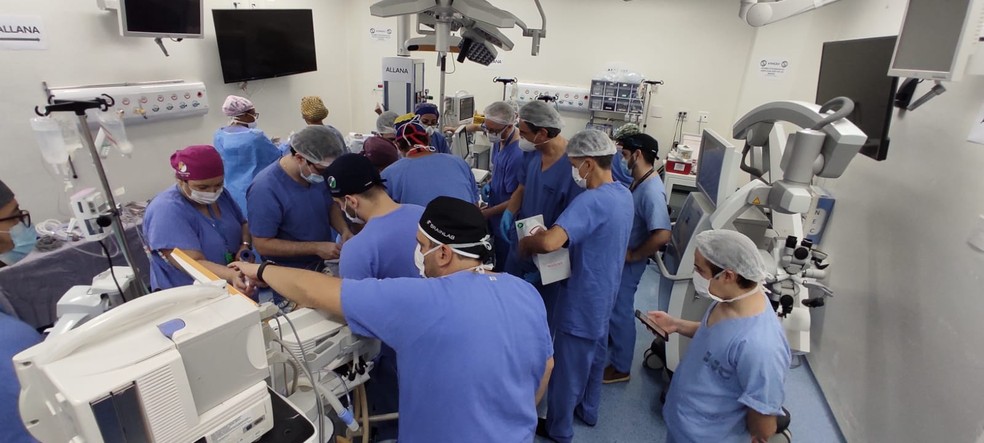 Equipe com 40 profissionais trabalha na segunda etapa da cirurgia de separa&ccedil;&atilde;o das g&ecirc;meas Allana e Mariah no Hospital das Cl&iacute;nicas de Ribeir&atilde;o Preto, SP  &mdash; Foto: HC Ribeir&atilde;o Preto/Divulga&ccedil;&atilde;o