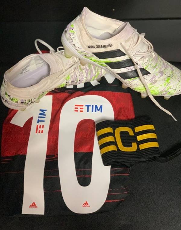 Tite repete estratégia do rodízio de capitães em início no Flamengo