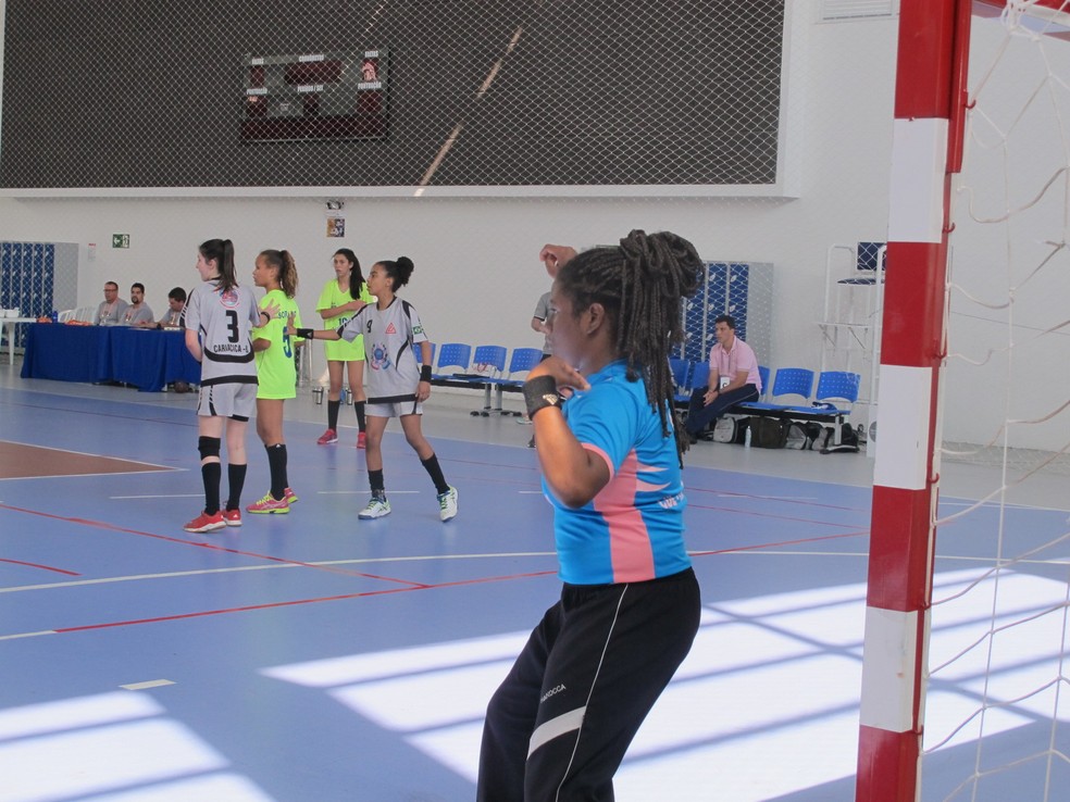 Sara, goleira do Castro Alves Jogos Escolares Curitiba handebol (Foto: Leonardo Filipo)