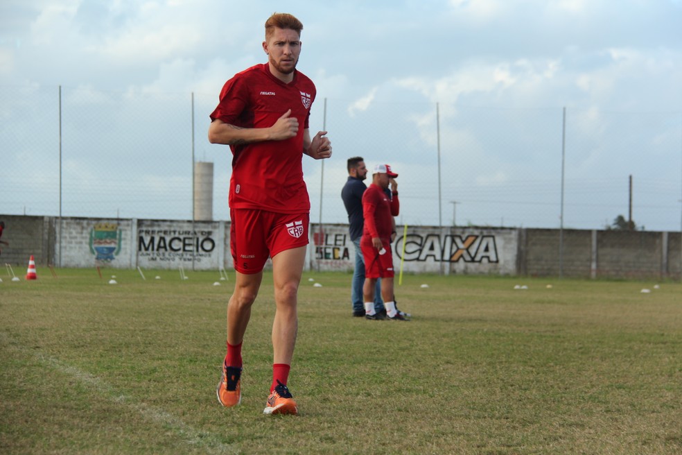 Ferrugem está liberado para voltar a campo — Foto: Denison Roma/GloboEsporte.com