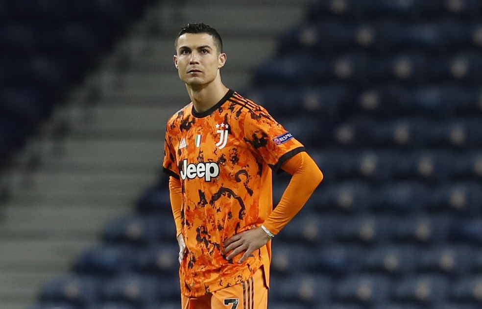 Imprensa italiana critica atuação de Cristiano Ronaldo em derrota da Juventus: “Fantasma”
