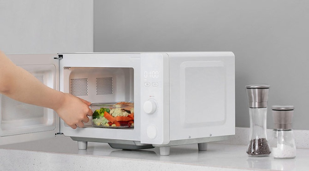 Mijia Microwave Oven possui potência de 700 Watts — Foto: Divulgação/Xiaomi