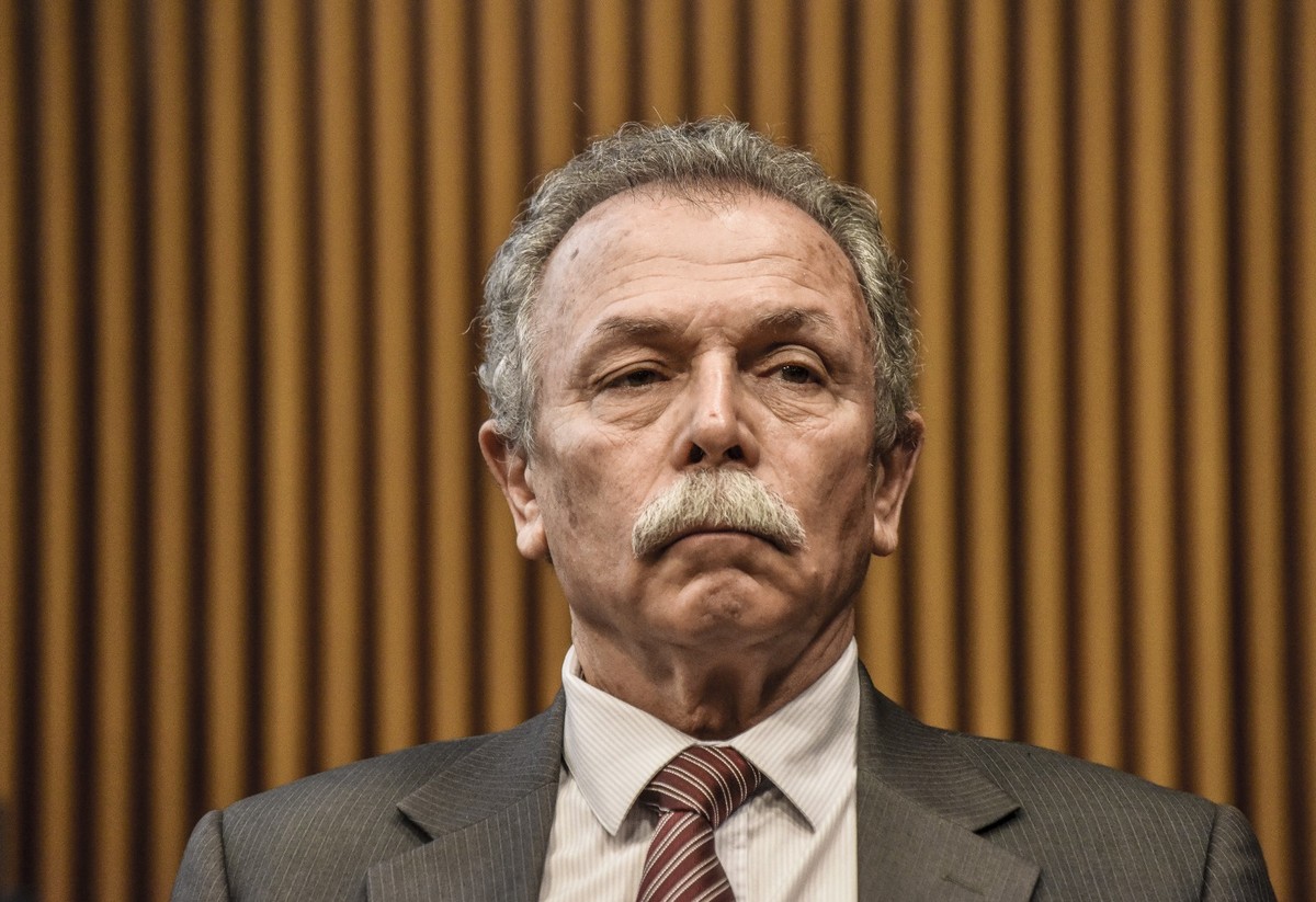 Ricardo Galvão, demitido do Inpe por causa de dados do desmatamento, diz que foi grampeado por integrantes do governo Bolsonaro