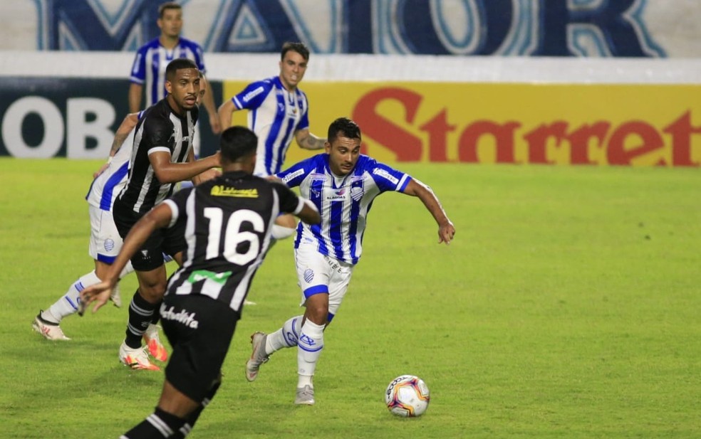 No primeiro turno, CSA venceu o Figueirense por 3 a 0 — Foto: Ailton Cruz/Gazeta de Alagoas