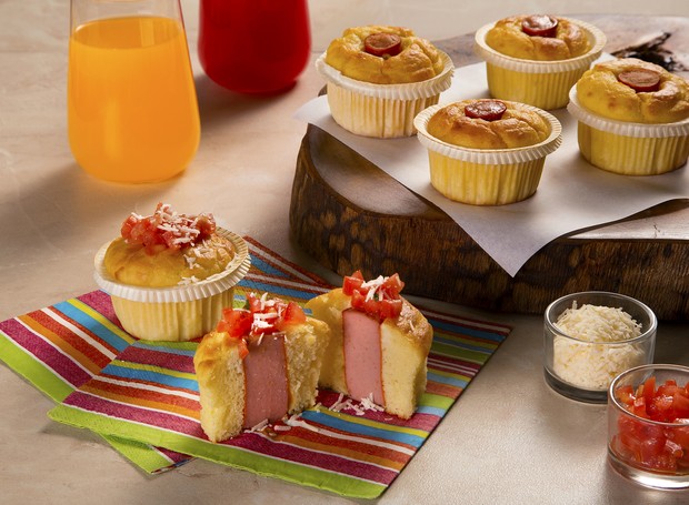 Receita de cupcake salgado de salsicha pode ser decorado com vinagrete ou purê de batata (Foto: Divulgação/Renata)