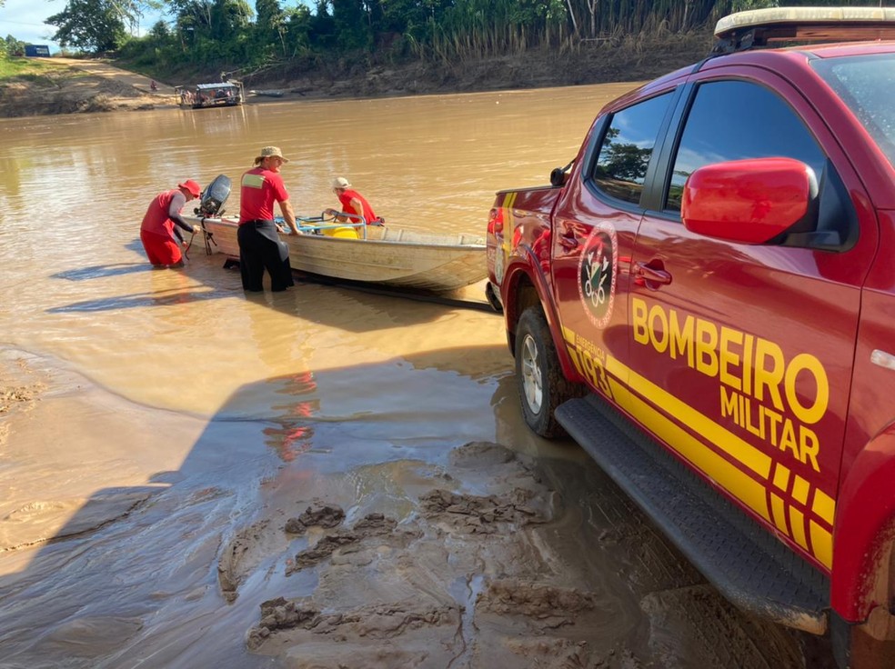 Bombeiros encerram buscas por criança de 3 anos que desapareceu em rio no interior do Acre  — Foto: Bombeiros