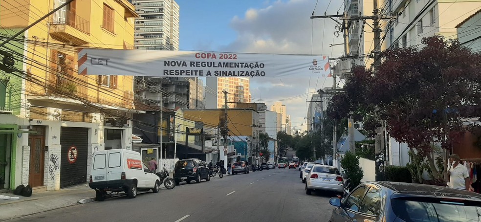 Faixa colocada na Fradique Coutinho. — Foto: Arquivo pessoal