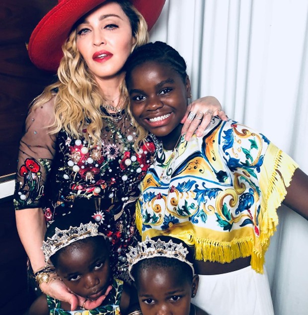 Madonna e as filhas (Foto: Reprodução / Instagram)