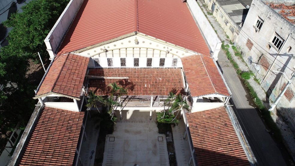 Teatro Alberto Maranhão, no bairro da Ribeira, está fechado desde julho de 2015 — Foto: Divulgação