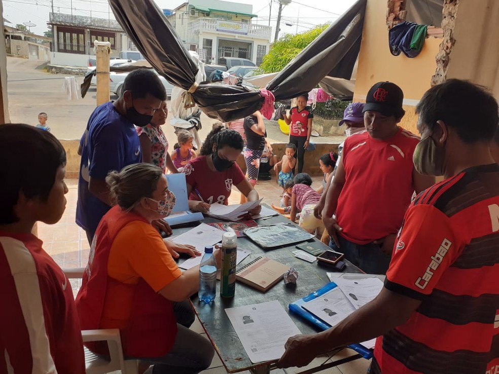 Pastoral do Migrante ajuda também nas questões documentais dos estrangeiros  — Foto: Arquivo pessoal 