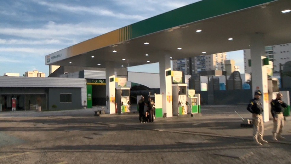 Oito postos foram fechados em operação contra venda de combustível adulterado na Grande Vitória — Foto: Reprodução/TV Gazeta