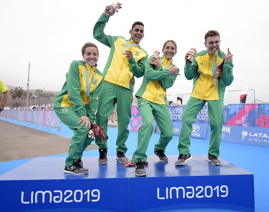 Brasil leva o ouro em estreia da prova de revezamento misto do triatlo nos Jogos Pan-Americanos