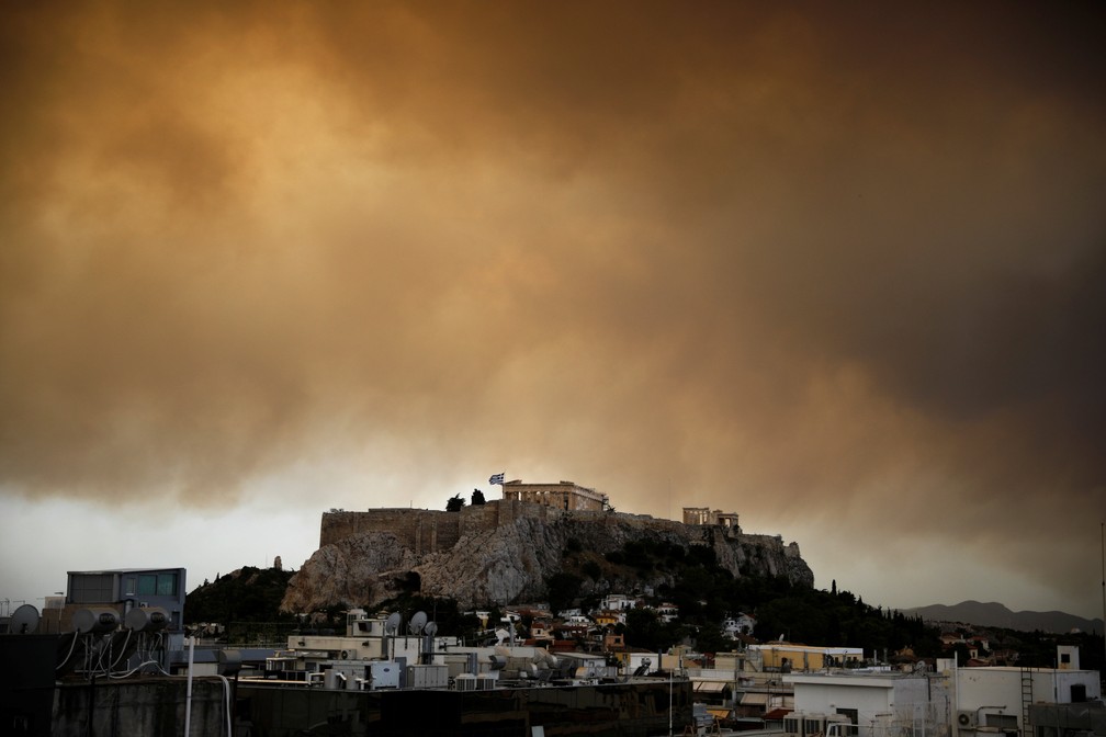 2018 07 23t111335z 909568440 rc16d3a7c240 rtrmadp 3 greece wildfire - Sobe o número de mortos nos incêndios florestais na Grécia