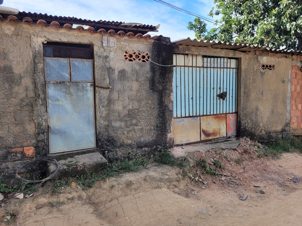 Casa onde família era mantida em cárcere em Guaratiba  — Foto: Cristina Boeckel/g1 Rio 