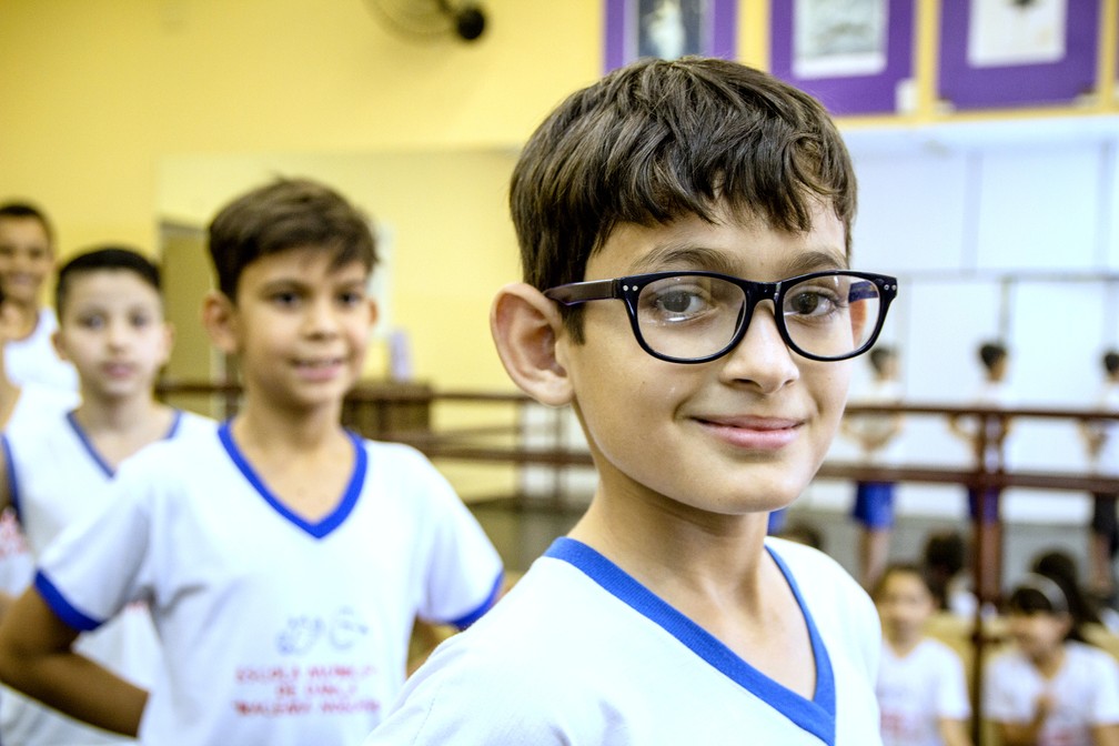 José Felisbino Sobrinho Neto, de 11 anos, vai atrás do sonho de ser bailarino (Foto: Fabio Rodrigues/G1)