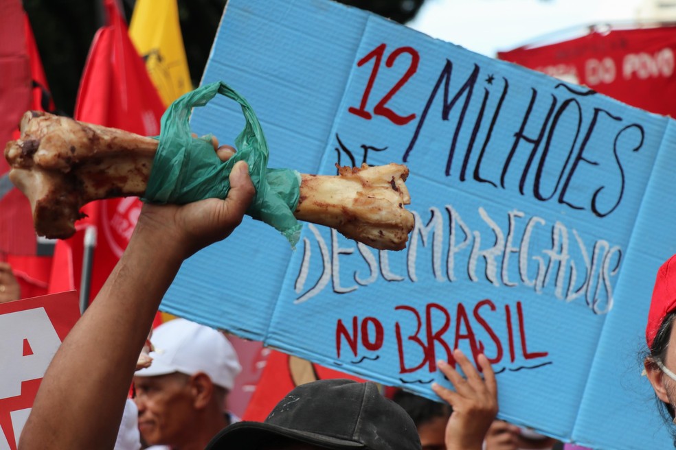 Protesto contra a fome e contra o presidente Jair Bolsonaro (PL), no Centro de S�o Paulo (SP), neste s�bado (9). � Foto: ALLISON SALES/FUTURA PRESS/ESTAD�O CONTE�DO
