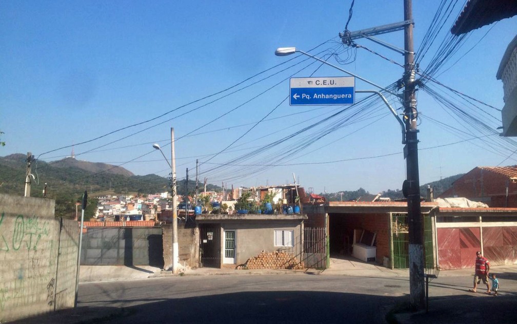 Rua onde Raíssa e o adolescente que confessou o crime moravam, no Morro Doce, Zona Norte de São Paulo — Foto: Glauco Araújo/G1