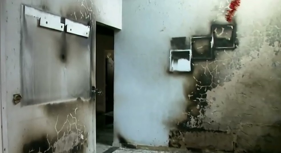 Fogo atingiu casa do vereador Bebé Taxista — Foto: Reprodução / TV Mirante