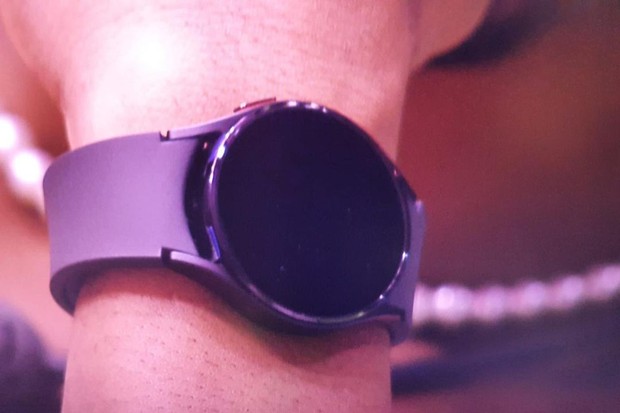 Relógio do BBB22 mostrado por Boninho (Foto: Reprodução/Instagram)