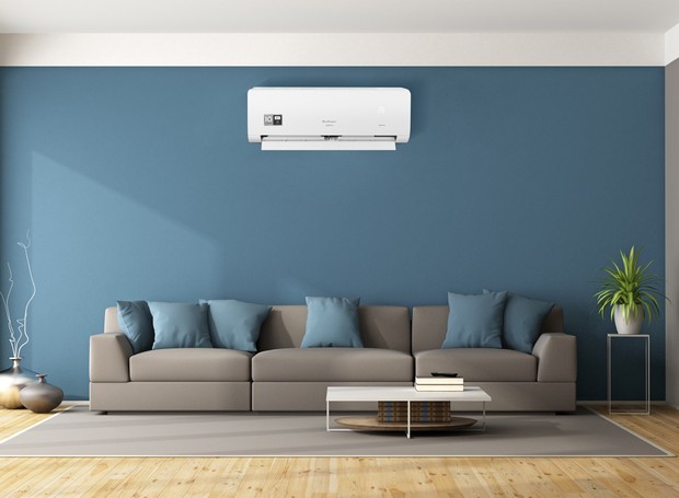 O ar-condicionado Xtreme Save Connect, da Midea, possui um aviso de limpar filtro, um cuidado importante que auxilia na performance e economia do aparelho (Foto: Divulgação)