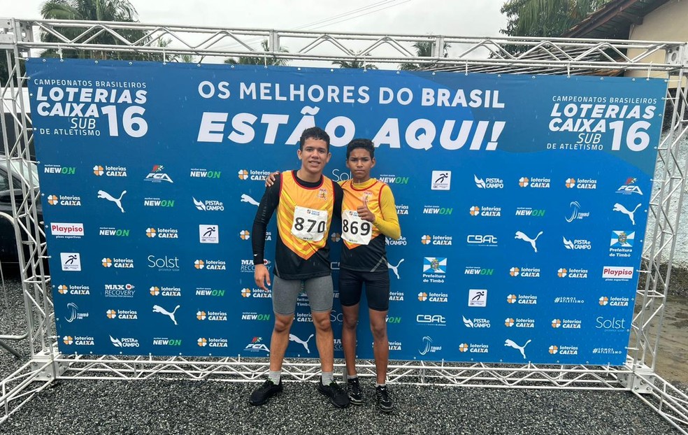 Matheus Santos e Max Sales competiram nas provas de 1 mil metros rasos, 1 mil metros com obstáculos e salto em distância — Foto: Divulgação/Facat