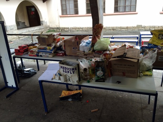 Comida que sobrou de ocupação na Fernão Dias será doada, segundo estudantes (Foto: Glauco Araújo/G1)