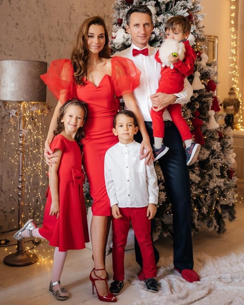 Sergiy Stakhovsky com a mulher e os três filhos (Foto: Reprodução Instagram )