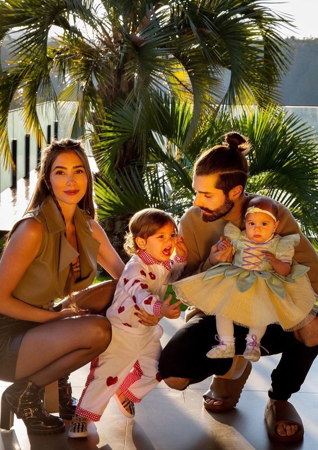Romana Novais e Alok com os filhos Ravi e Raika (Foto: Reprodução Instagram)