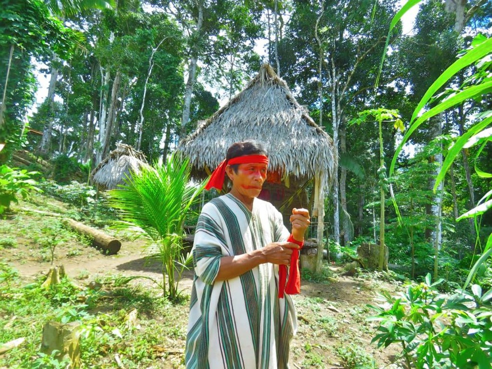 Indígena em aldeia no interior do Acre — Foto: Yara Luiza Piyãko Pinhanta/Arquivo pessoal