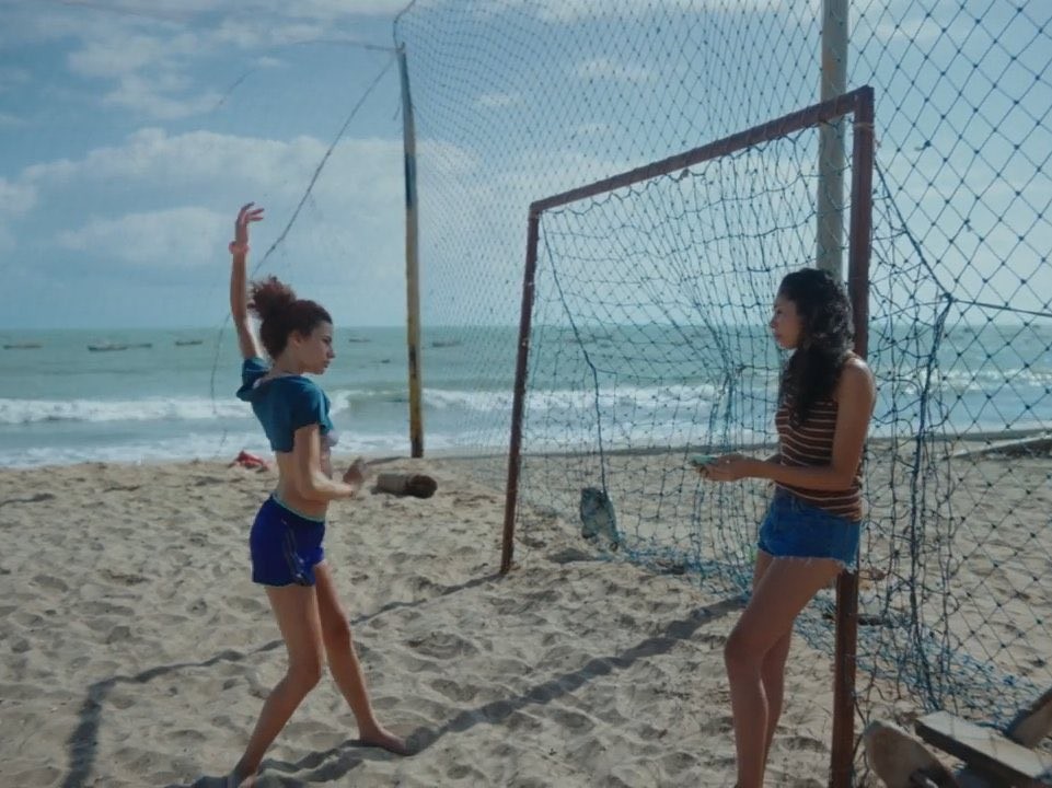 Clipe de Baila Conmigo, de Selena Gomez, foi gravado no Ceará (Foto: Reprodução)