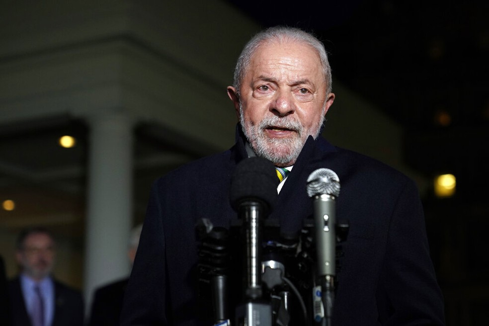 Lula dá entrevista após reunião com Biden, nos Estados Unidos — Foto: Susan Walsh/AP