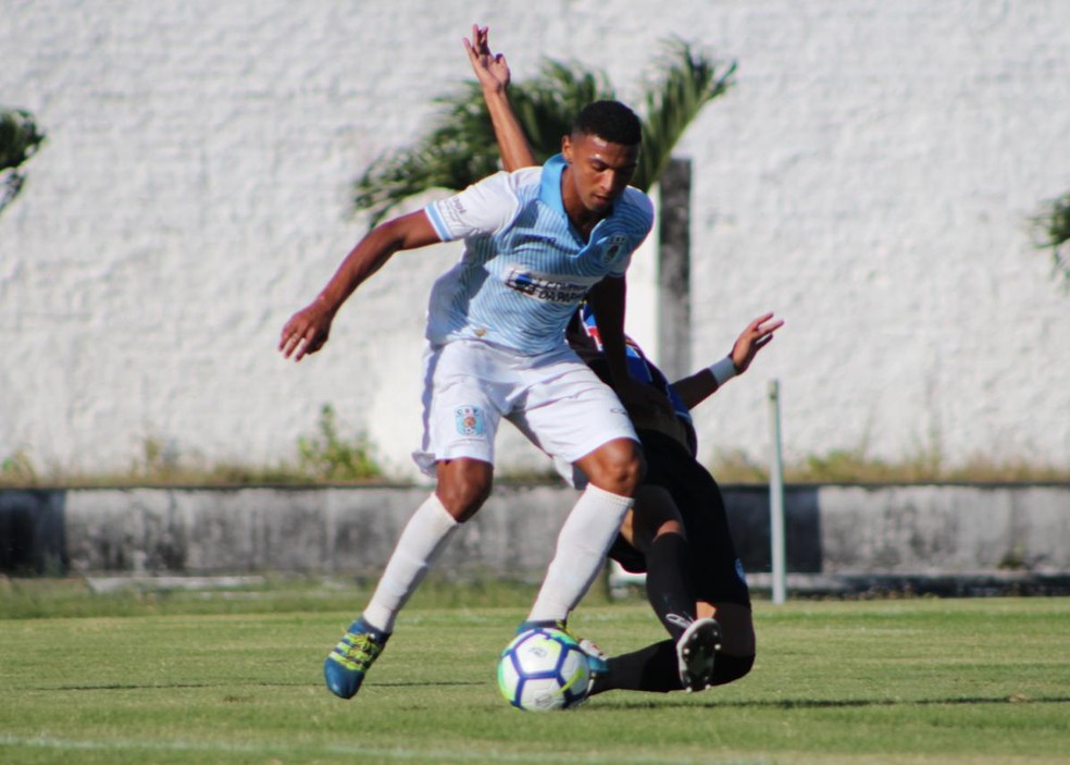 Negueba, atacante do CSP, entrou em campo nesta edi��o do Campeonato Paraibano mesmo punido pelo TJDF-PB � Foto: Raniery Soares / FPF-PB