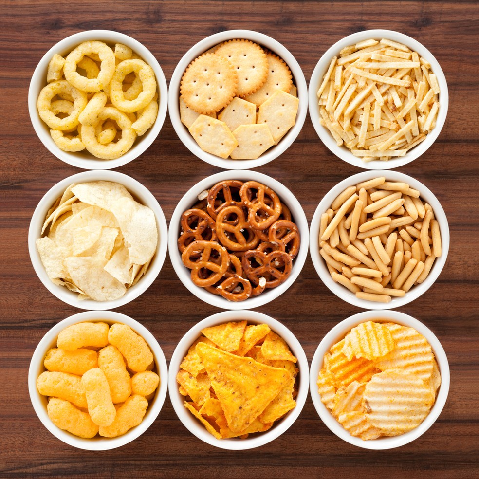 Enquanto nos Estados Unidos adolescentes trocam refeições pelos ultraprocessados, no Brasil, perigo está nos lanches — Foto: Istock Getty Images