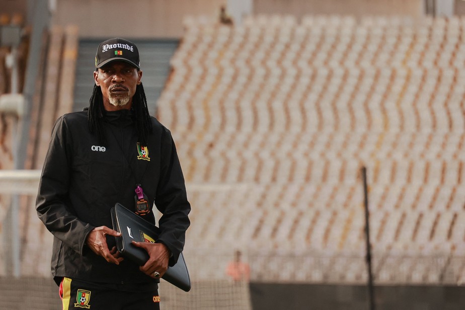 Técnico de Camarões, Rigobert Song teve muitas dificuldades para pronunciar nomes de seus jogadores