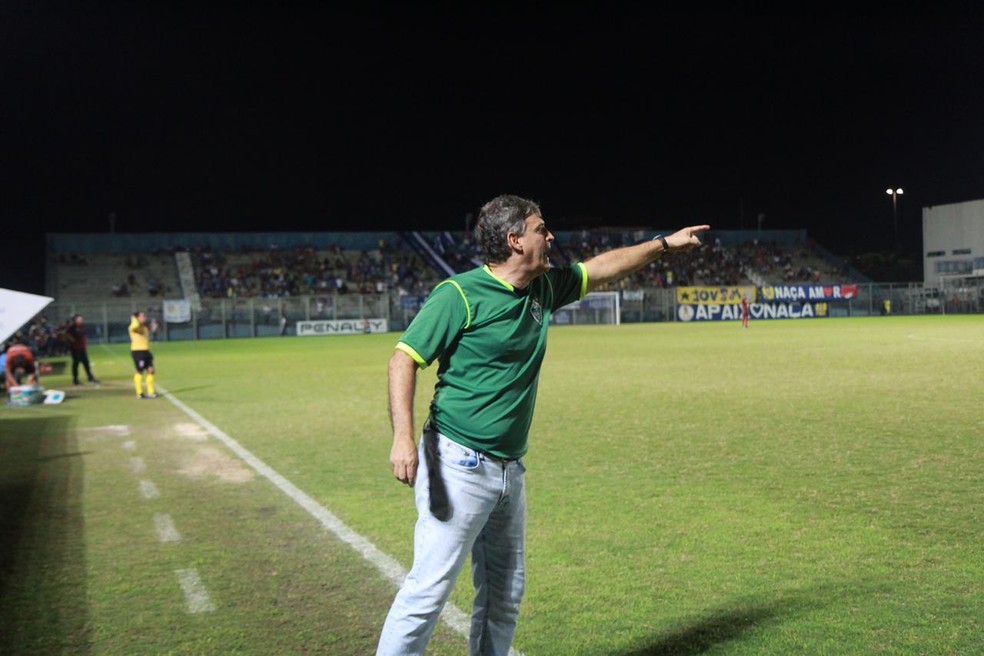 Wellington Fajardo técnico do Manaus — Foto: Gabriel Mansur
